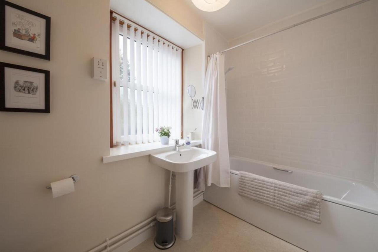 Immaculate 3 Bedroom House In Blair Atholl Exterior photo